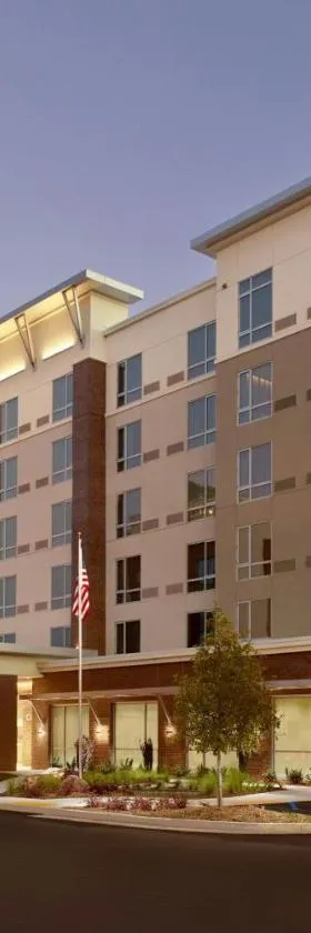 Courtyard by Marriott Atlanta Covington，位于卡温顿的酒店