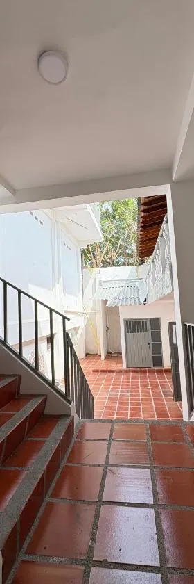 Hotel Dauphin Rest，位于拉多拉达的酒店