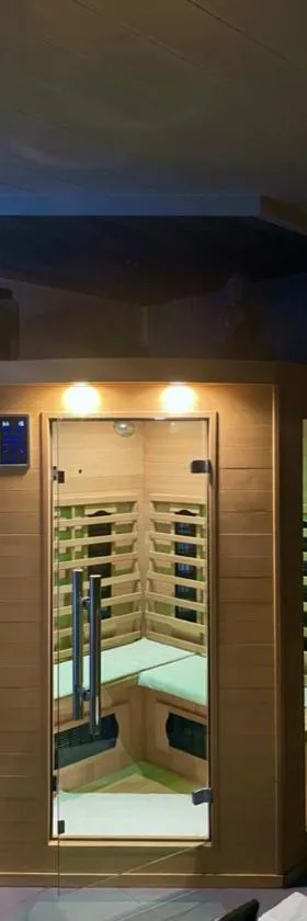 Gites Spa Strasbourg - Villa Cerf - SPA Privé, Sauna, Borne d'arcade, Babyfoot，位于Ittenheim的酒店