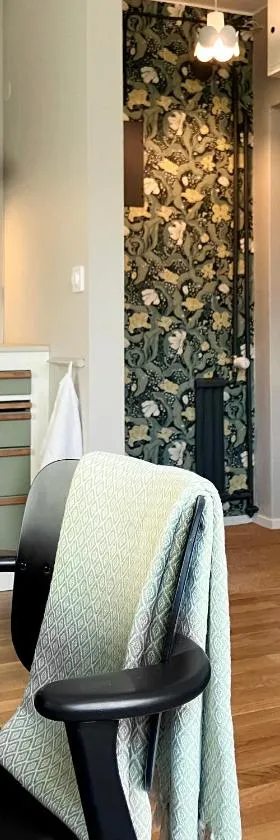 Studio Violet，位于皮耶塔尔萨里的酒店