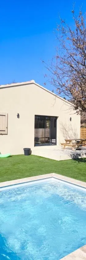 Villa familiale Luberon 3ch calme jardin parking，位于赛尼翁的酒店