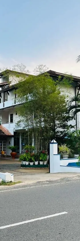 Hotel Sunil's，位于卡特勒格默的酒店