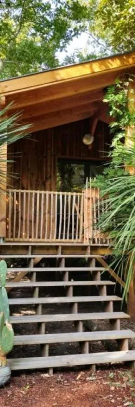 Camping Aux Couleurs du ferret，位于雷日卡普费雷的酒店