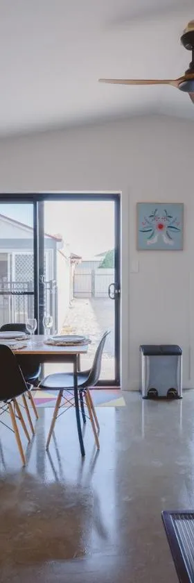 Dolphin Guesthouse，位于阿丁格海滩的酒店