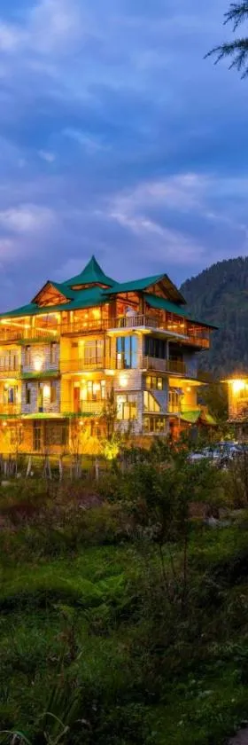 Zostel Shangarh, Kullu，位于Sainj的酒店