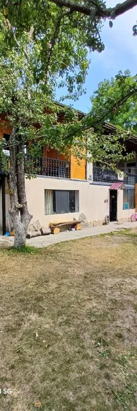 Guest House Iaraji，位于Tʼianetʼi的酒店