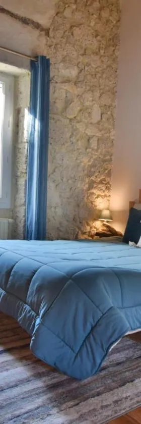 Chambre d'hôtes Le Bol d'Air avec jacuzzi，位于奥维河畔卡斯泰尔诺的酒店