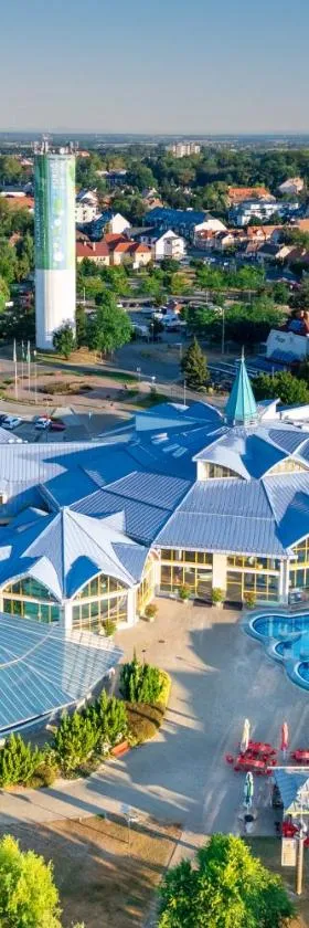 Park Inn by Radisson Sarvar Resort & Spa - All Inclusive，位于萨尔瓦尔的酒店