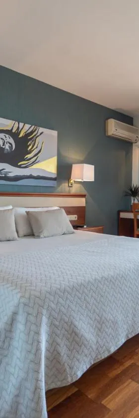 Hotel Piedra Paloma by Croma，位于埃斯特波纳的酒店
