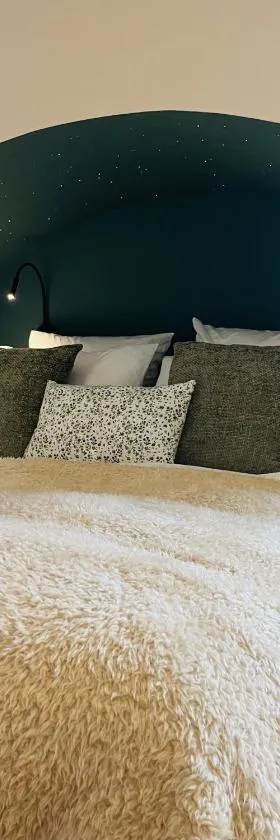 Chambre d'hôtes Stellina Bed&Breakfast avec vue sur jardin arboré，位于图尔奈的酒店