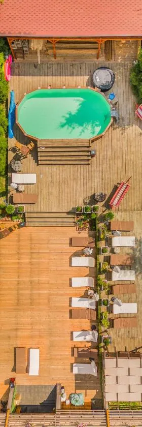 Villas Mura with SPA & Hot Swimming Pool，位于波罗维茨的酒店