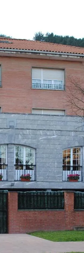 Hotel Gernika - Adults Only，位于格尔尼卡的酒店