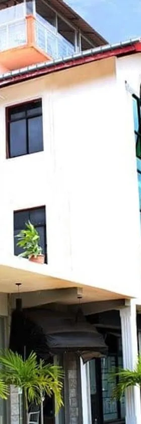 Sky Bello Hotel，位于卡图纳耶克的酒店