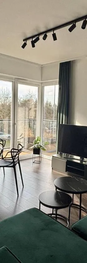 Nowoczesny apartament Pomorska Park, świetny dojazd, blisko centrum, UŁ, CKD UMed, Lumumbowo，位于罗兹的酒店