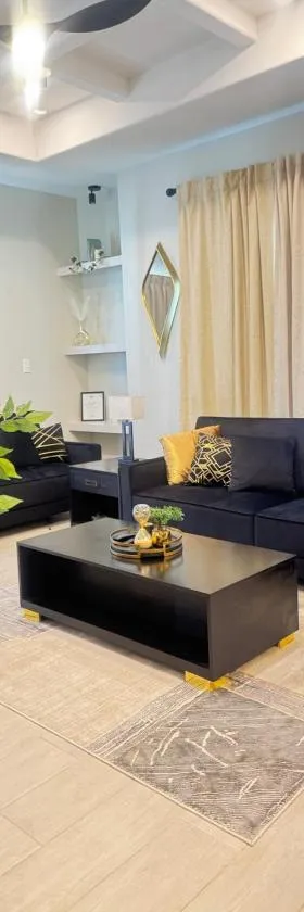 Luxe of Haven - 2bed with office and free parking，位于米申的酒店