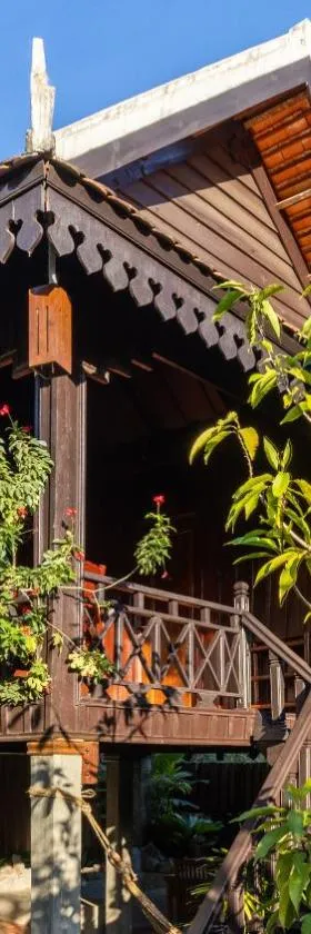 Khmer Lodge - Eco-Lodge，位于Phumĭ Réach Born的酒店