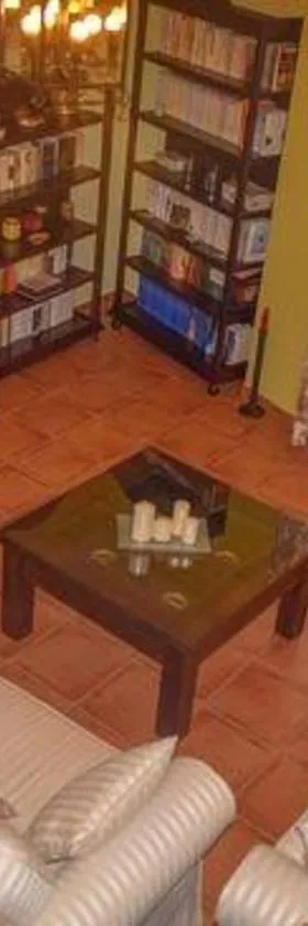 CasaBlancaflor，位于Peñaflor的酒店