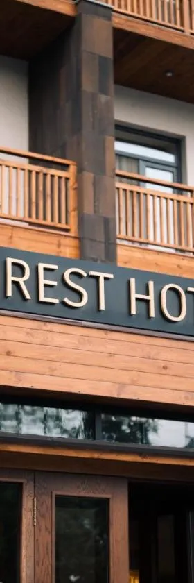Forest 1961 Boutique Hotel & Restaurant，位于瓦纳佐尔的酒店