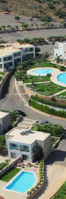 The Noverian Scenic Crete 5 Star Hilltop Villa Resort & Spa，位于玛利亚的酒店