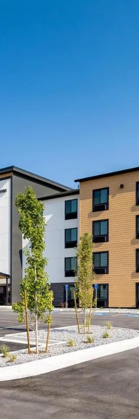 LivAway Suites Syracuse，位于锡拉丘兹的酒店