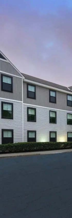 Holiday Inn Express South Burlington - Downtown by IHG，位于伯灵顿的酒店