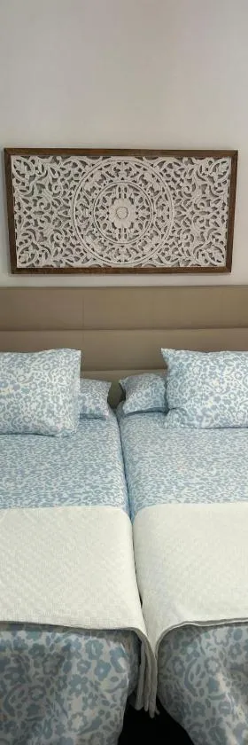 Apartamento en Urbanización Residencial - Roble, 5，位于Salteras的酒店