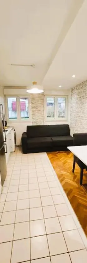 Mini-studio avec kitchenette OU chambre confort avec frigo et TV - Parking en option sur résa !，位于沙维勒的酒店