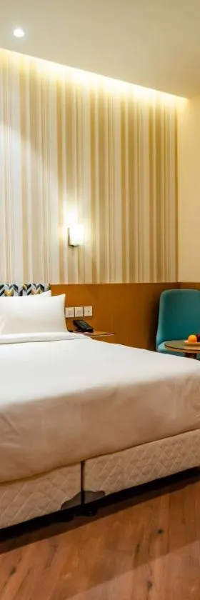 Ramada Encore by Wyndham Lucknow Airport，位于勒克瑙的酒店