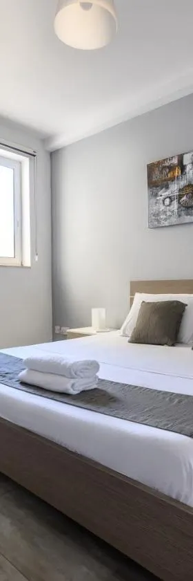 F9 Room 1, Private Double room with private bathroom in shared Flat，位于姆西达的酒店