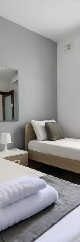 F9 Room 2, Private Room two single beds shared bathroom in shared Flat，位于姆西达的酒店