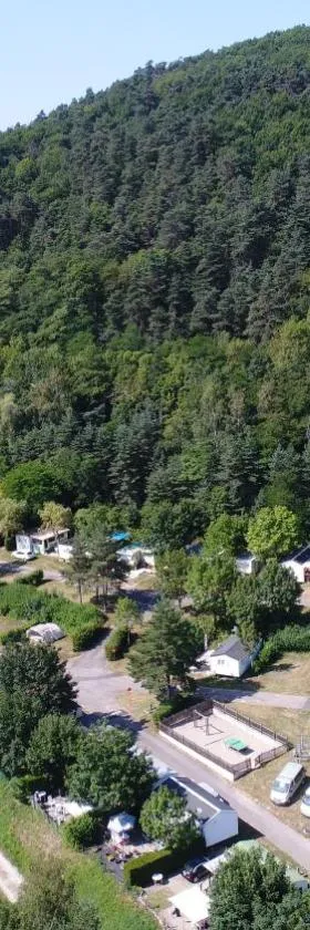 Camping des Gorges de La Loire，位于Aurec-sur-Loire的酒店