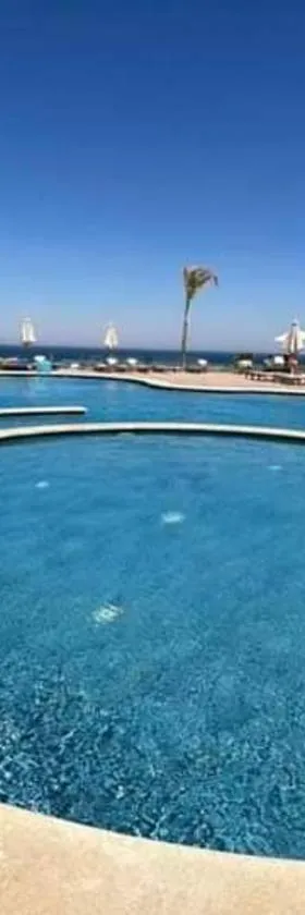 Miral Resort，位于艾因苏赫纳的酒店
