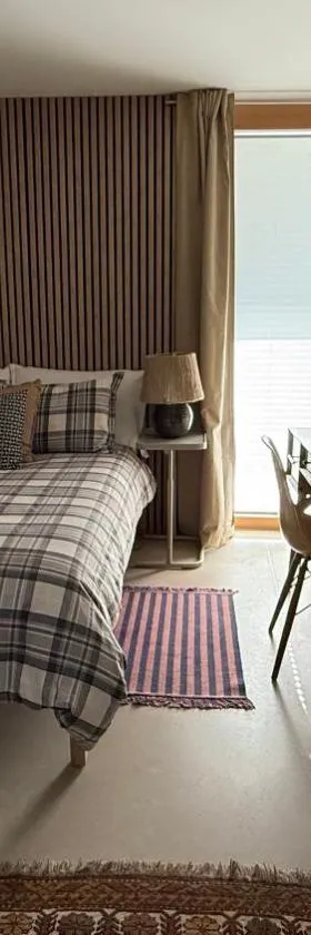 Chambre d'hôtes avec salle de bain privée chez Martine，位于拉图尔德佩的酒店