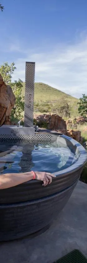 Nauams Namibia - Farmyard Chalets, Mountain Cabins and Campsite，位于Namibgrens的酒店
