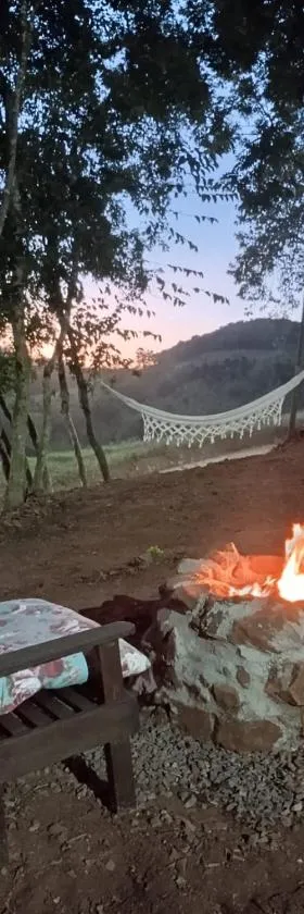 Pousada Jardim Encantado - Suítes em Container na cidade do Cristo Protetor - Encantado RS，位于Encantado的酒店