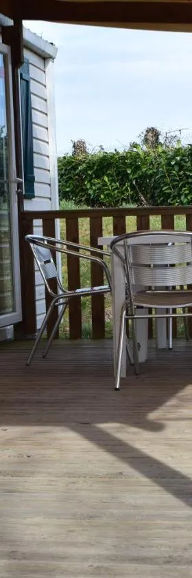 Camping de Ladignac Le Long Bel air，位于Ladignac-le-Long的酒店