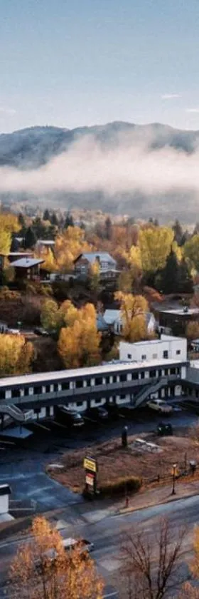 Western Lodge，位于斯廷博特斯普林斯的酒店