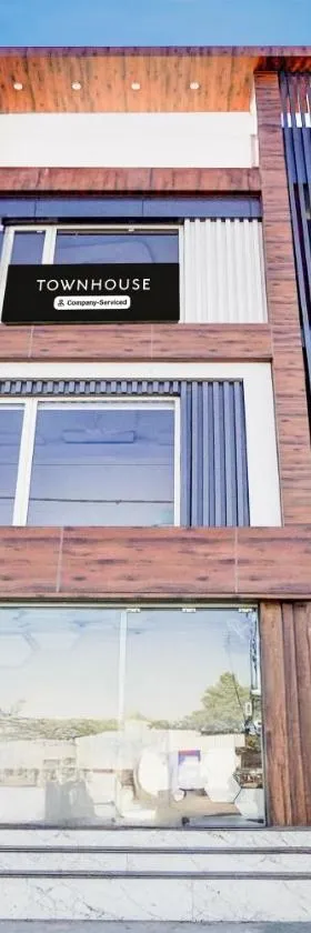 Super Townhouse Govardhan，位于Govardhan的酒店