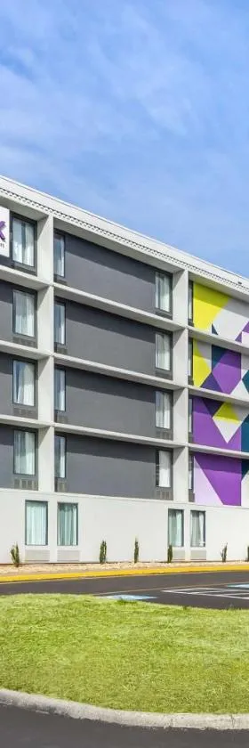 Spark By Hilton Roanoke Airport，位于罗阿诺的酒店