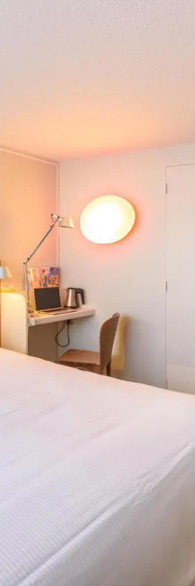 钟楼阿尔比中央酒店，位于阿尔比的酒店