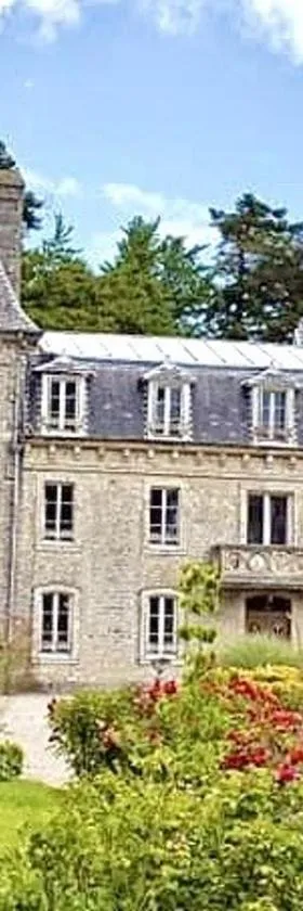 Gîte 1 Château Bellenau，位于Saint-Côme-du-Mont的酒店