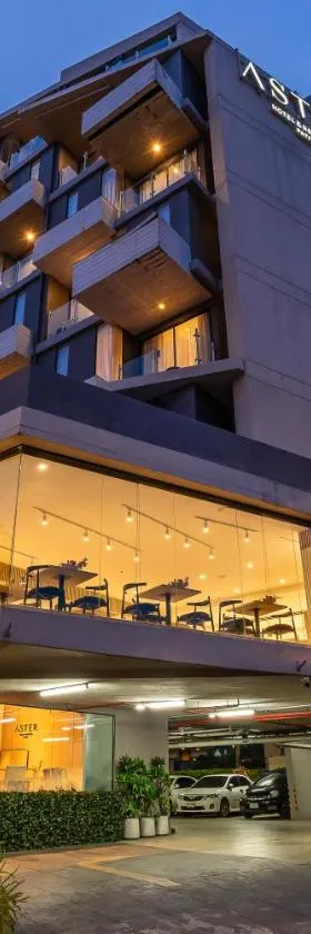 Aster Hotel and Residence by At Mind，位于芭堤雅市中心的酒店