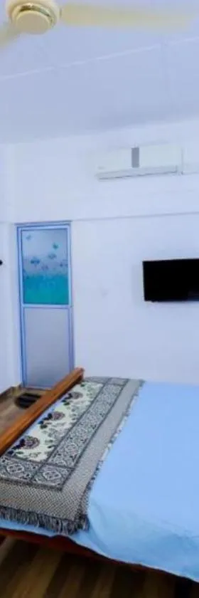 Lagoon Breeze Resort，位于拜蒂克洛的酒店