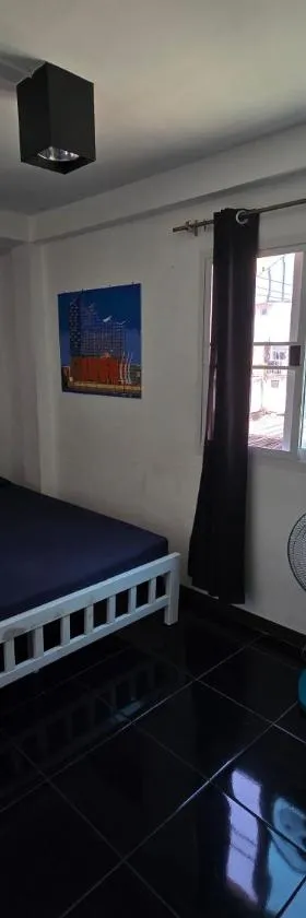 Sunny homestay room 03-06，位于Sathani Bang Su的酒店