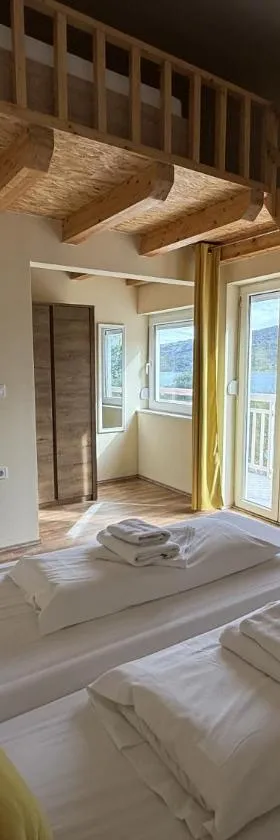 Max Gastro Beach House，位于玛里纳的酒店