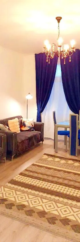 Family Apartments 3 room's Neunkirchen，位于诺因基兴的酒店