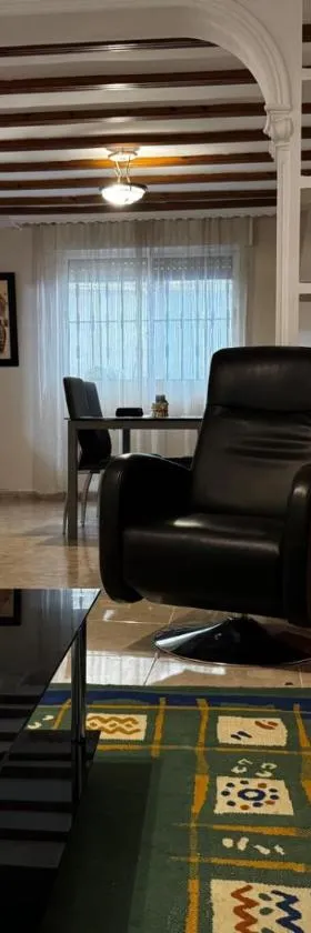 Montequinto Getaway Teletrabajo Relax y Sevilla a tu Alcance，位于Montequinto的酒店