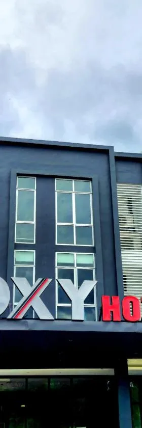 Roxy Hotel Malihah，位于Kampong Sungai Tengah的酒店