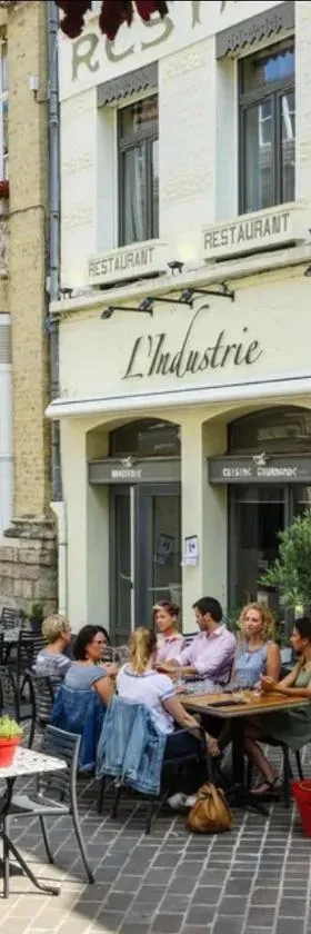 Hôtel Restaurant L'Industrie，位于圣奥梅尔的酒店