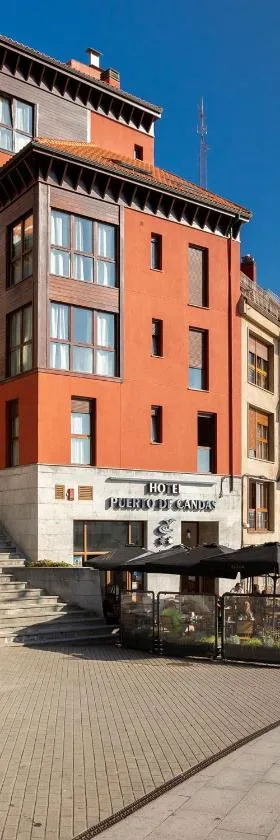 Hotel Puerto de Candás，位于康达的酒店
